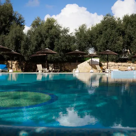 Alex's Vacation - 100m From The - 6 Guests * Paphos