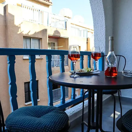 Alex's Vacation - 100m From The - 6 Guests Πάφος