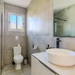 Alex's Vacation - 100m From The - 6 Guests * Paphos