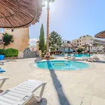 Alex's Vacation - 100m From The - 6 Guests Apartment Paphos