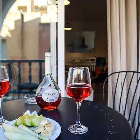 Alex's Vacation - 100m From The - 6 Guests Paphos