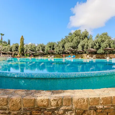 Alex's Vacation - 100m From The - 6 Guests * Paphos
