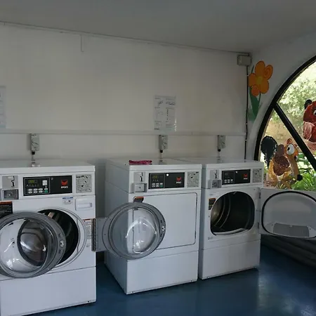 Alex's Vacation - 100m From The - 6 Guests Paphos