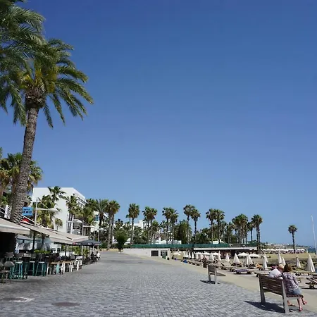 Alex's Vacation - 100m From The - 6 Guests Διαμέρισμα Πάφος