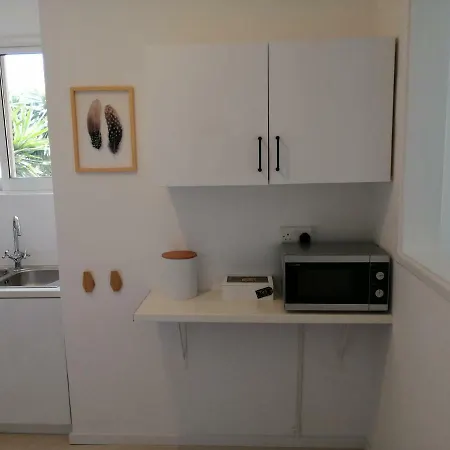 Alex's Vacation - 100m From The - 6 Guests Paphos