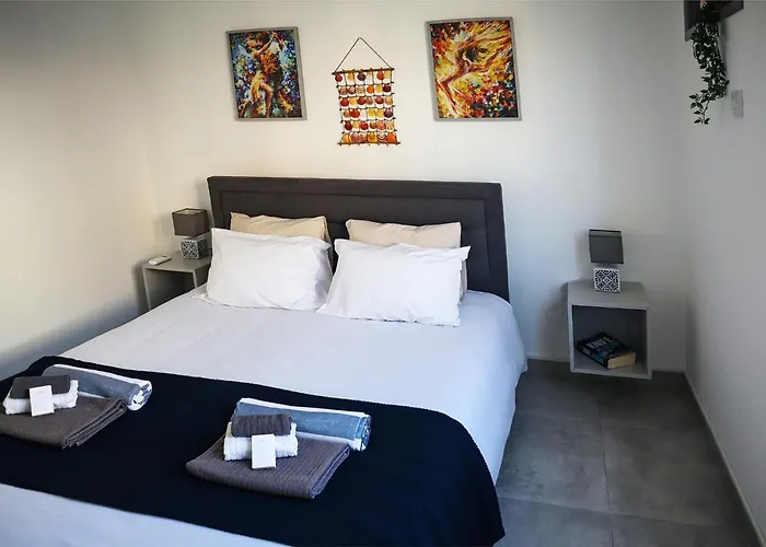 Апартаменты Alex's Vacation - 100m From The - 6 Guests Пафос