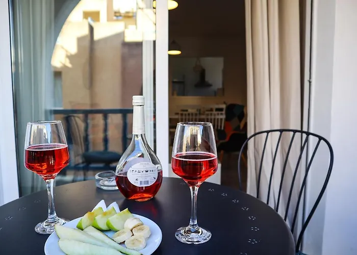 Alex's Vacation - 100m From The - 6 Guests Пафос