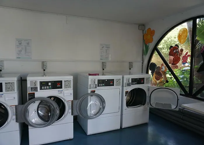 Alex's Vacation - 100m From The - 6 Guests Paphos