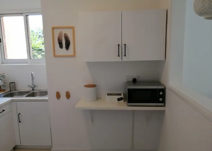 Alex's Vacation - 100m From The - 6 Guests Пафос