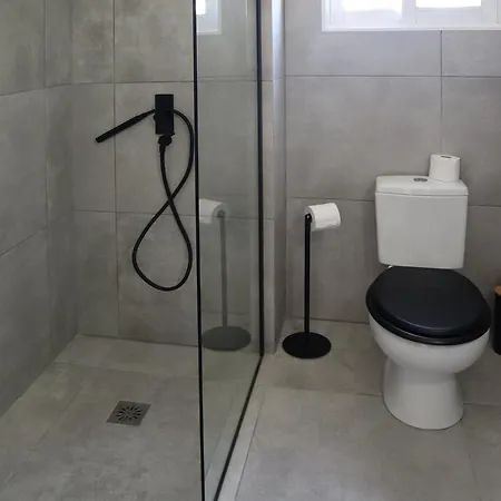 Alex's Vacation - 100m From The - 6 Guests